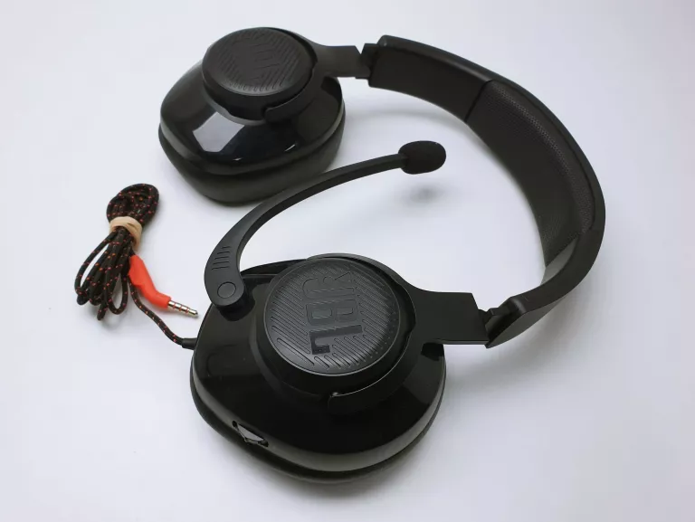 SŁUCHAWKI JBL QUANTUM 200 NAUSZNE, DŹWIĘK PRZESTRZENNY