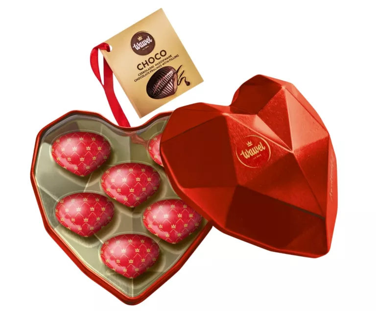 BOMBONIERKA WAWEL CZERWONE SERCE CHOCO NADZIEWANE 110G