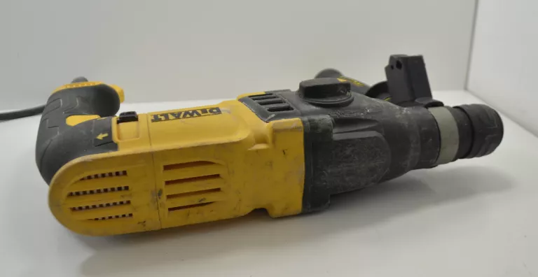 MŁOTOWIERTARKA DEWALT D25133K WALIZKA