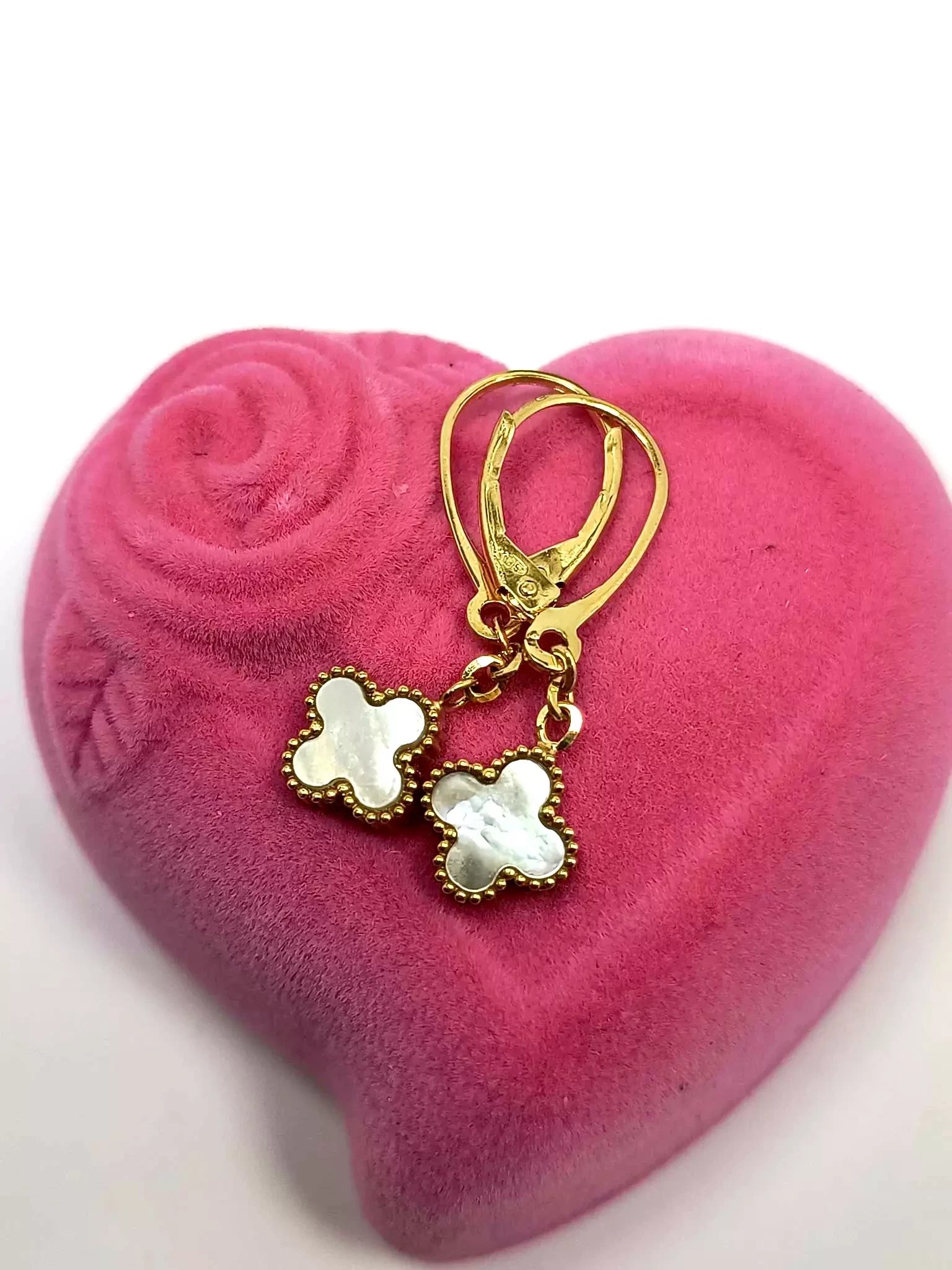 zlote-kolczyki-z-masa-perlowa-w-ksztalcie-kwiatka-w219-p585-stan-11323-2