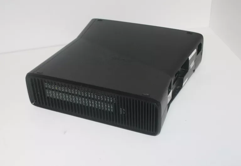 KONSOLA XBOX 360 4 250 13 GIER/ KINECT/ PAD ZESTAW