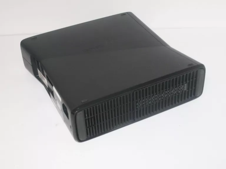 KONSOLA XBOX 360 4 250 13 GIER/ KINECT/ PAD ZESTAW