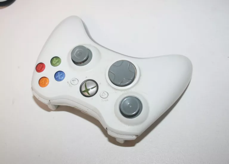 KONSOLA XBOX 360 4 250 13 GIER/ KINECT/ PAD ZESTAW