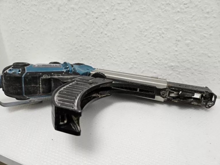 WKRĘTARKA TAŚMOWA DO PŁYT GK MAKITA 6844
