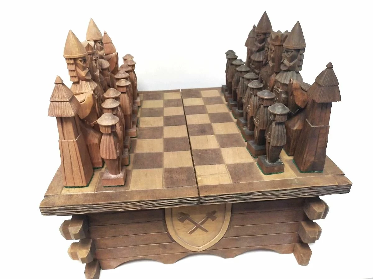 szachy-drewniane-recznie-robione-targowa-7-leczna