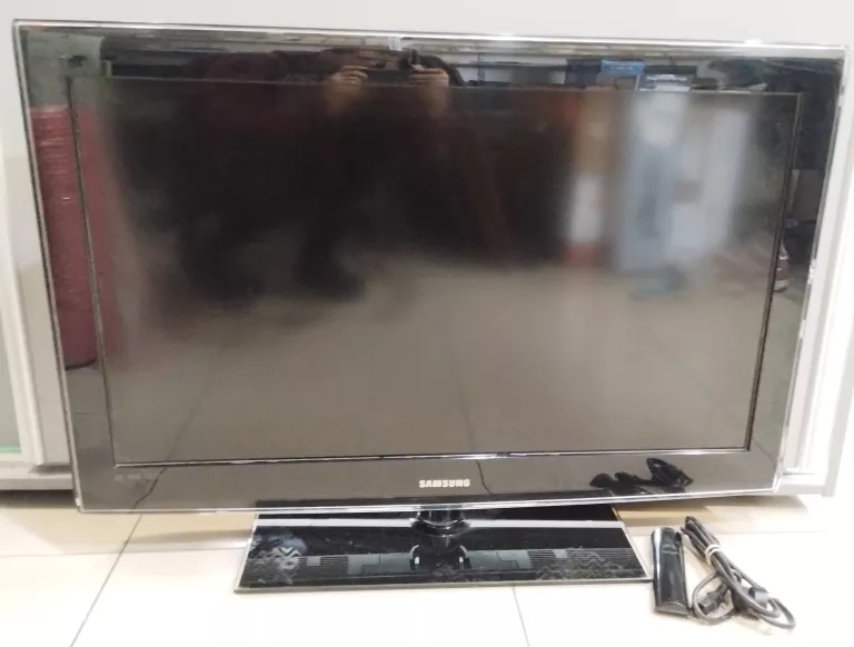 TELEWIZOR SAMSUNG LE37B550 + PILOT