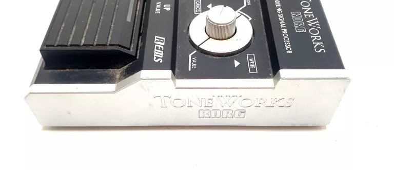 PROCESOR BASOWY KORG AX3G PROCESOR DO GITARY, MULTIEFEKT, EFEKT GITAROWY