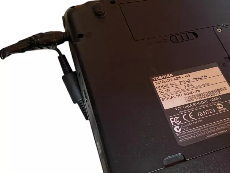 TOSHIBA SATELLITE A300 - 149 2GB / CORE DUO T5550 / 250GB HDD