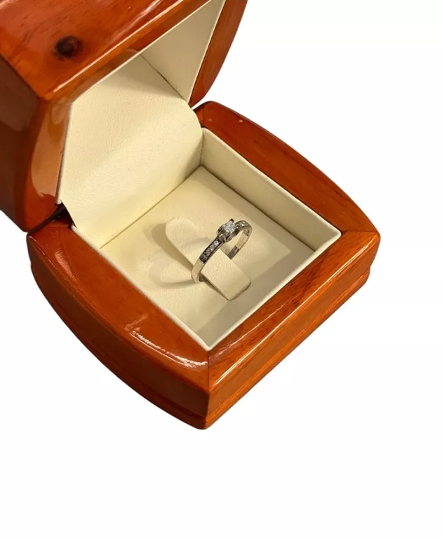 zloty-pierscionek-biale-zloto-marka-226434-315782