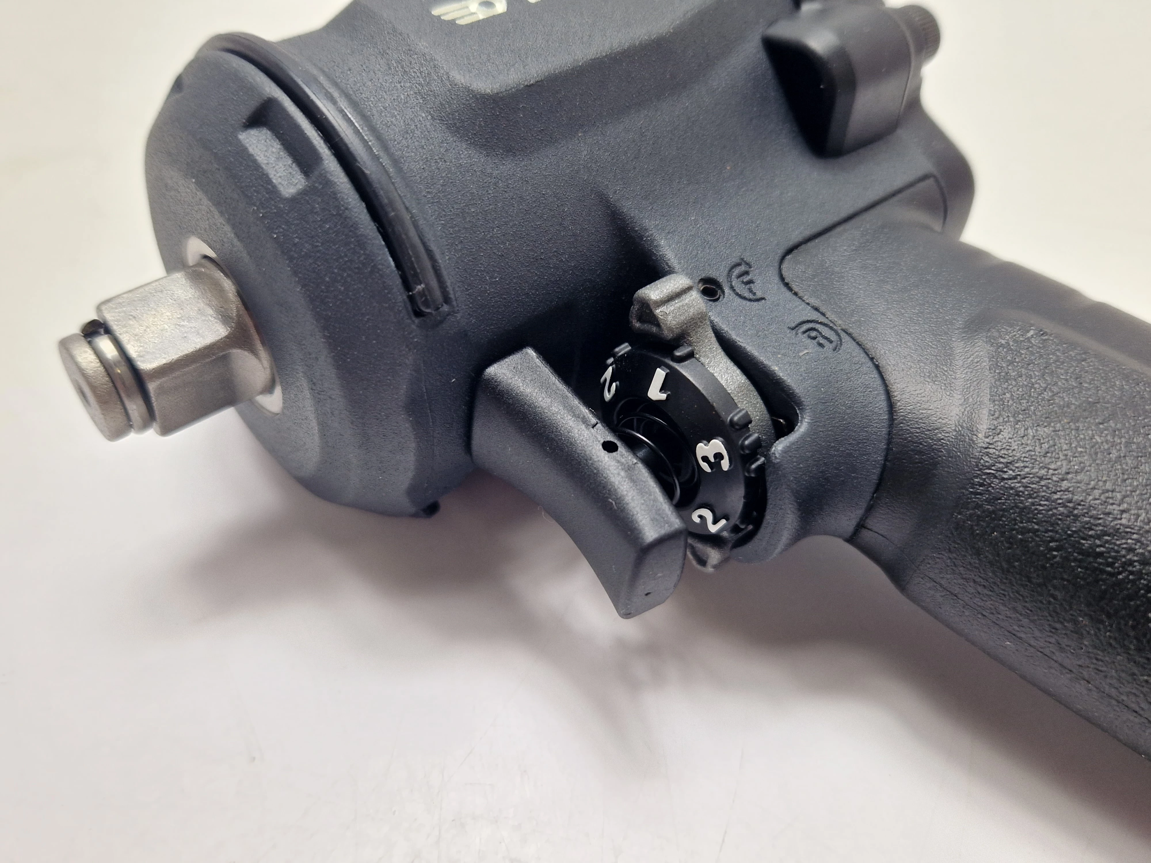 klucz-pneumatyczny-udarowy-do-kol-12-facom-ns1600f-maksymalny-moment-obrotowy-861