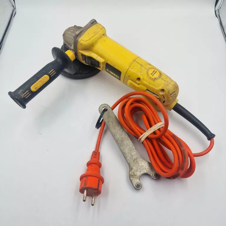 SZLIFIERKA KĄTOWA DEWALT D28130-QS 900W