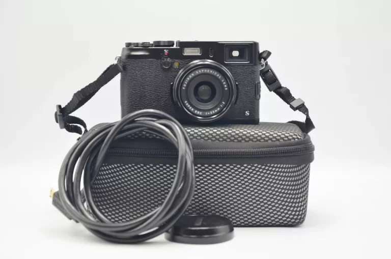 FUJIFILM X100S