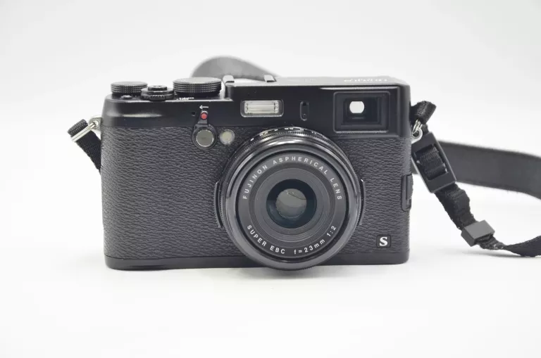 FUJIFILM X100S