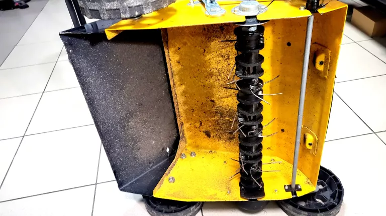 LIDER DKW40 WERTYKULATOR SPALINOWY DO TRAWY AERATOR KOSIARKA