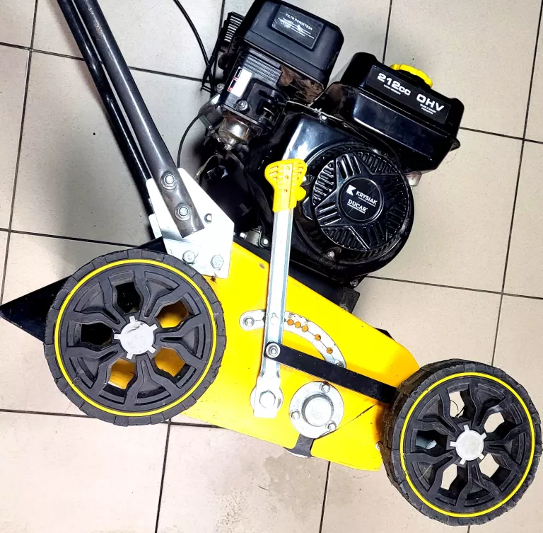LIDER DKW40 WERTYKULATOR SPALINOWY DO TRAWY AERATOR KOSIARKA