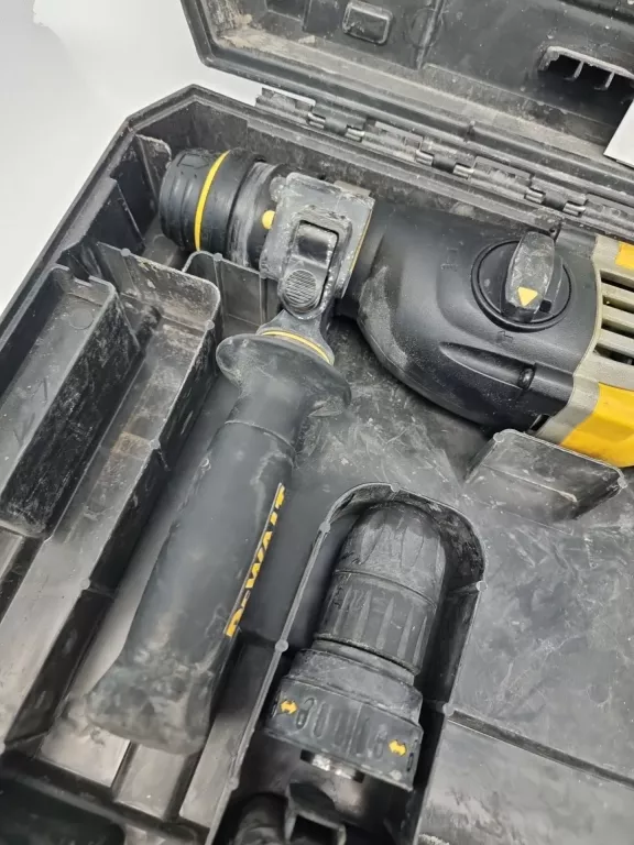 MŁOTOWIERTARKA DEWALT D25144KP SDS PLUS 900 W