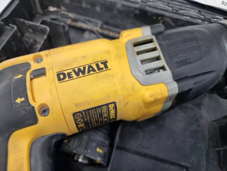MŁOTOWIERTARKA DEWALT D25144KP SDS PLUS 900 W