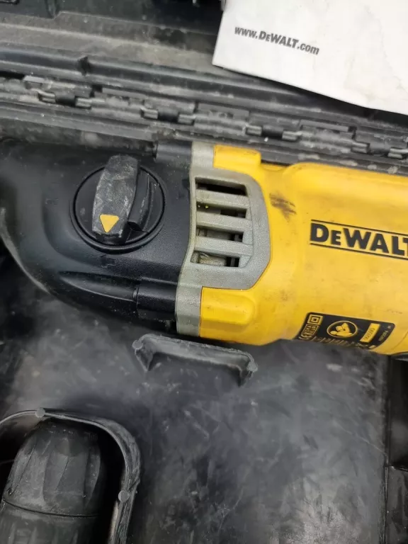 MŁOTOWIERTARKA DEWALT D25144KP SDS PLUS 900 W