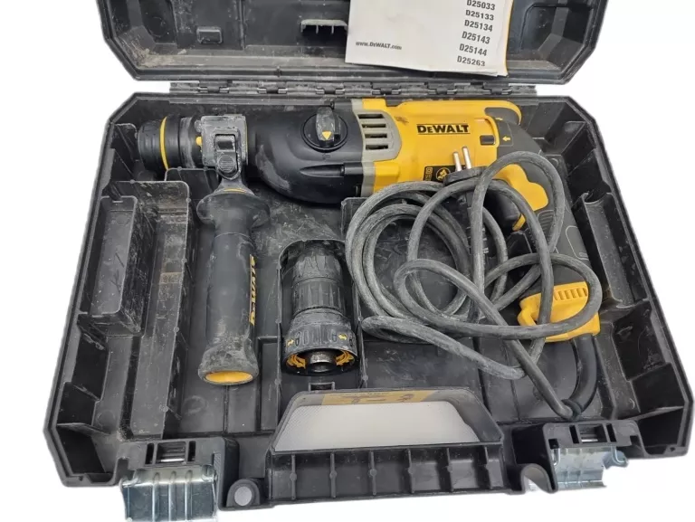 MŁOTOWIERTARKA DEWALT D25144KP SDS PLUS 900 W