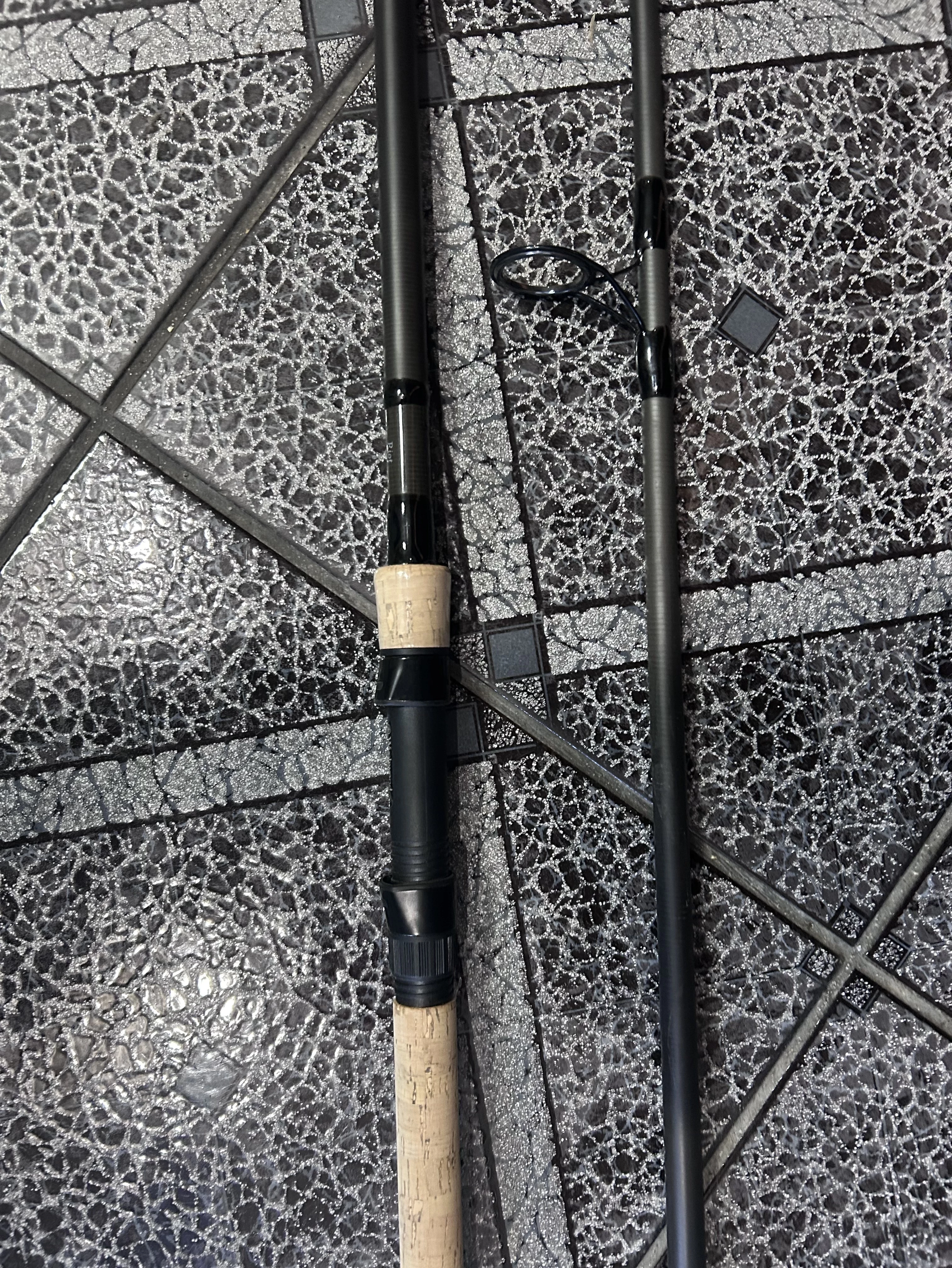 wedka-karpiowa-wychwood-riot-12ft-325lb-cork-dlugosc-calkowita-360