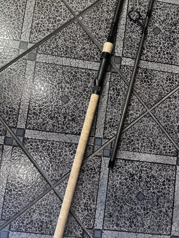 WĘDKA KARPIOWA WYCHWOOD RIOT 12FT 3.25LB CORK