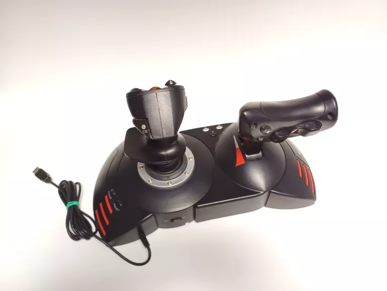 JOYSTICK THRUSTMASTER T-FLIGHT HOTAS X