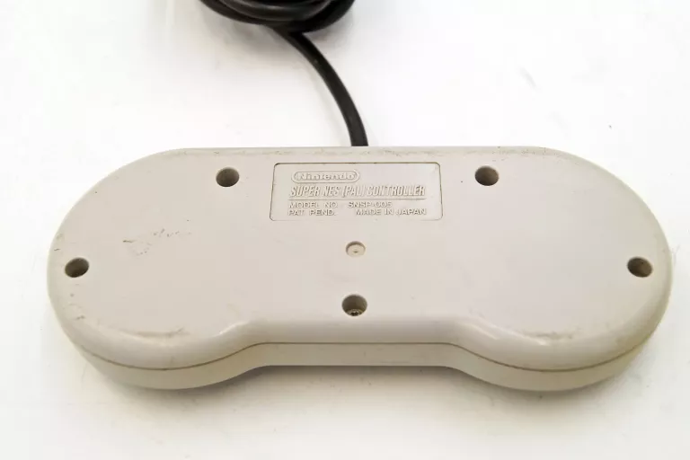 PAD DO KONSOLI SUPER NINTENDO - SNES. ORYGINALNY