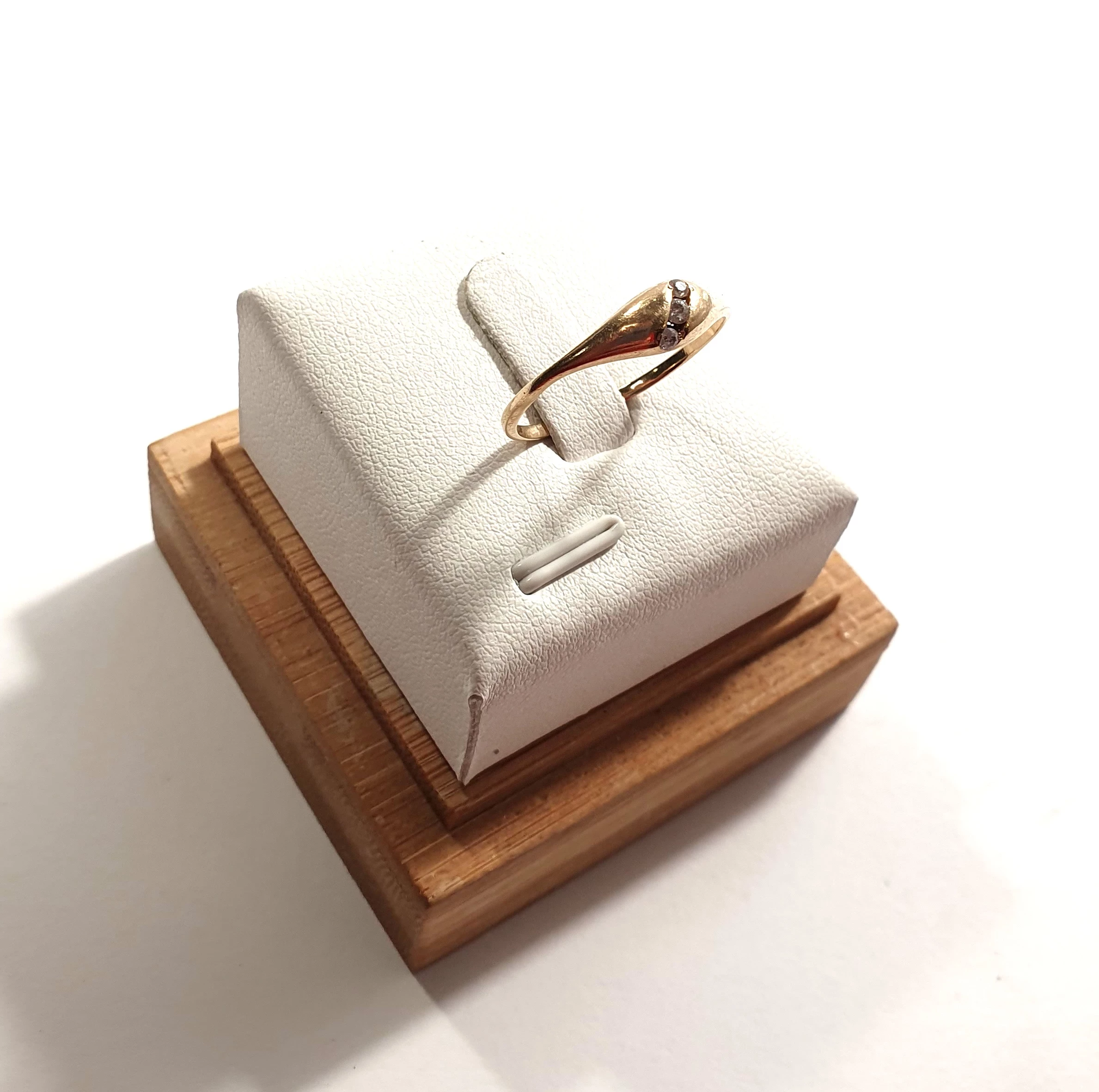 sliczny-zloty-pierscionek-58513720-material-15835-2