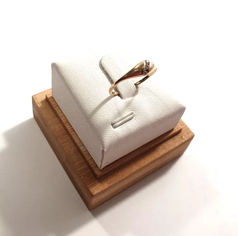 sliczny-zloty-pierscionek-58513720-material-15835-2