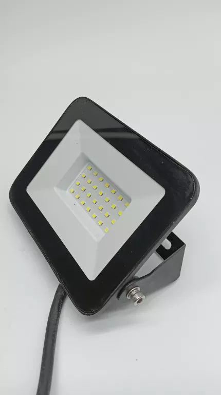 NAŚWIETLACZ LED 30W