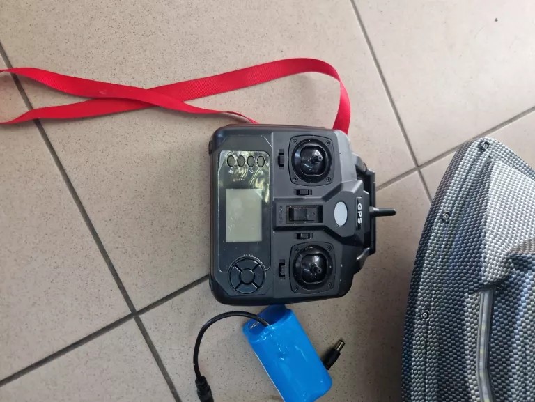 ŁÓDKA ZANĘTOWA FLYTEC V900 + PILOT + 2 AKUMULATOR