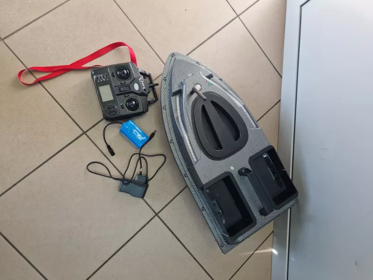 ŁÓDKA ZANĘTOWA FLYTEC V900 + PILOT + 2 AKUMULATOR