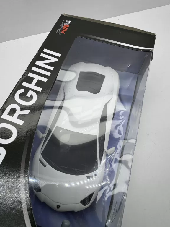 SAMOCHÓD ZDALNIE STEROWANY LAMBORGHINI AVENTADOR