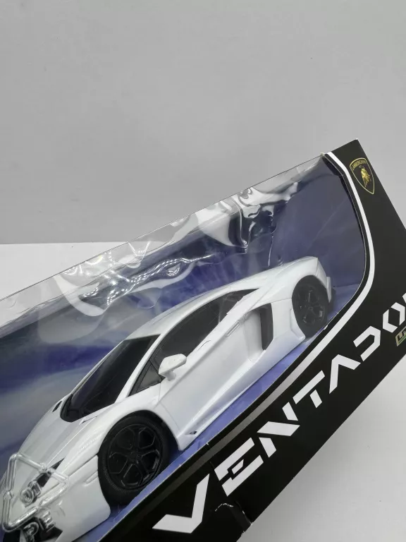 SAMOCHÓD ZDALNIE STEROWANY LAMBORGHINI AVENTADOR