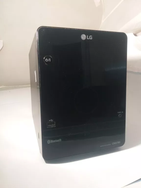 WIEZA LG CM2760