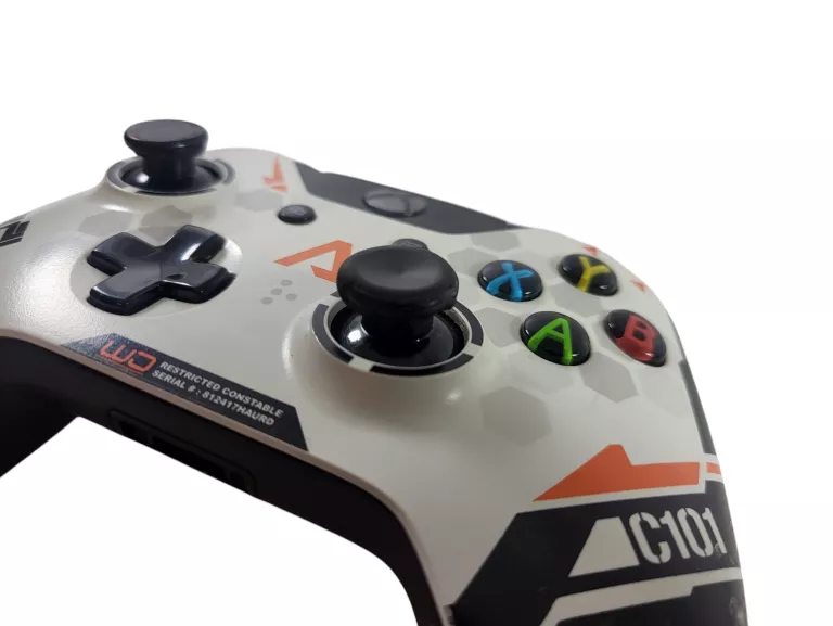PAD XBOX ONE SERIES S X TITANFALL LIMITOWANY