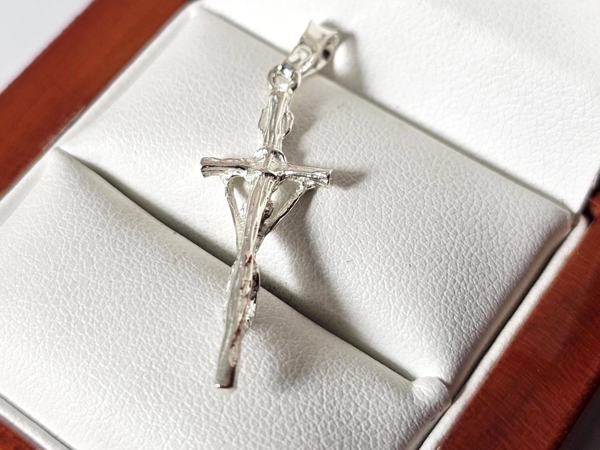 srebrna-zawieszka-z-wizerunkiem-jezusa-138-g-925-marka-226434-1704211