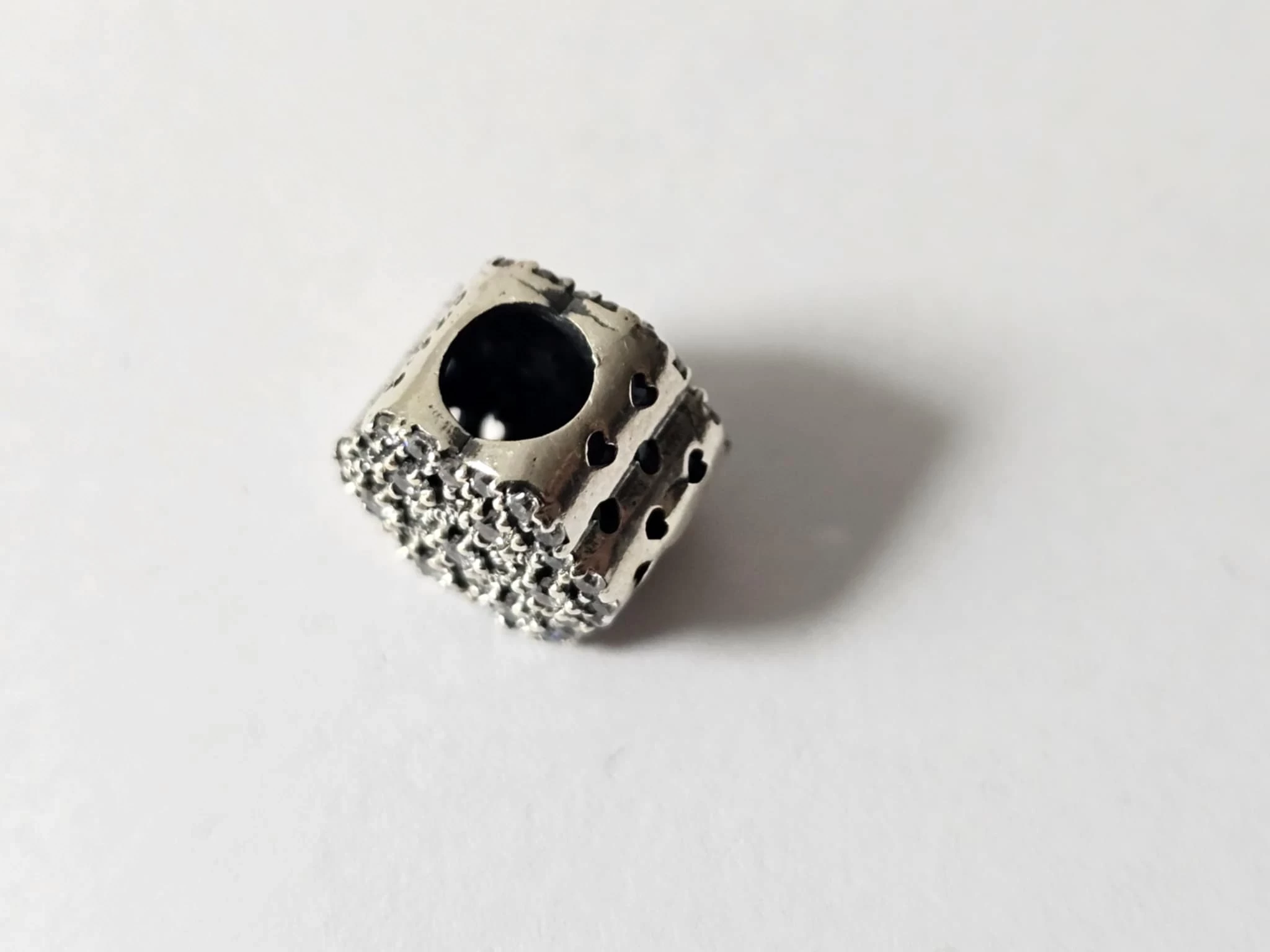 srebrna-zawieszka-na-bransoletke-241-g-925-cyrkonie-kwiatek-stan-11323-238058