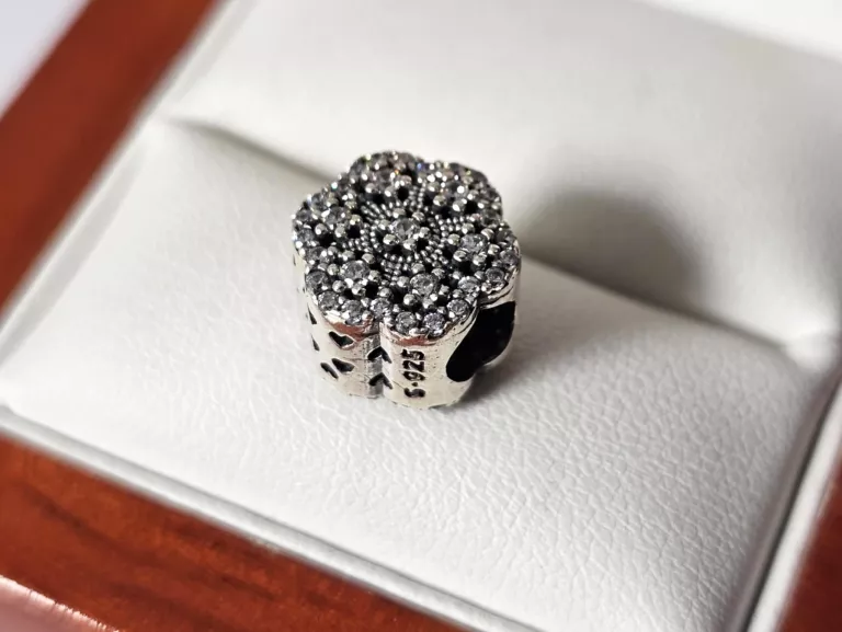 srebrna-zawieszka-na-bransoletke-241-g-925-cyrkonie-kwiatek-tuwima-4-slupsk