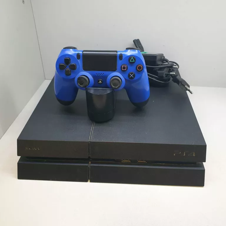 KONSOLA PS4 1TB + PAD + STACJA ŁADOWANIA PADÓW