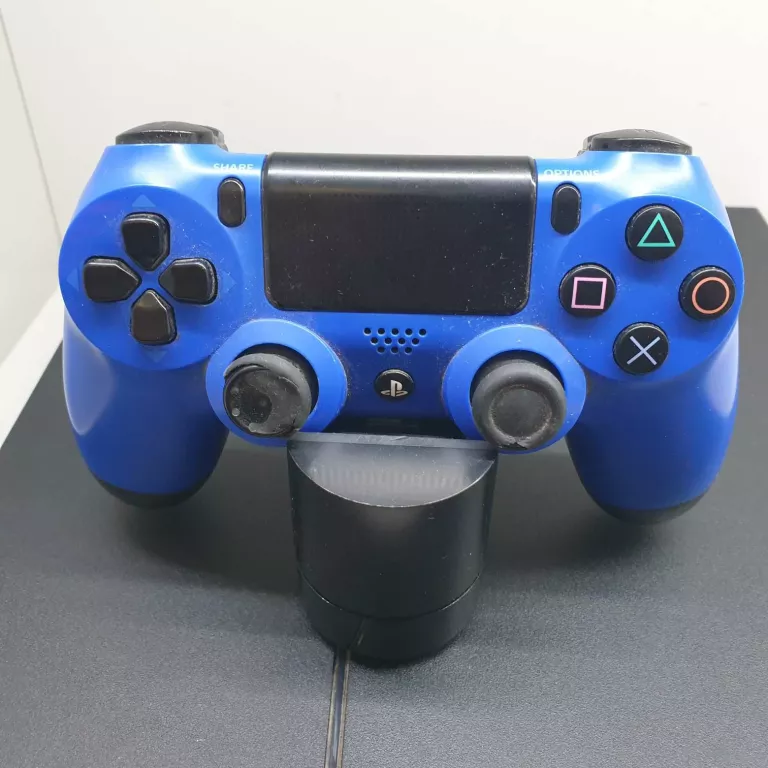 KONSOLA PS4 1TB + PAD + STACJA ŁADOWANIA PADÓW