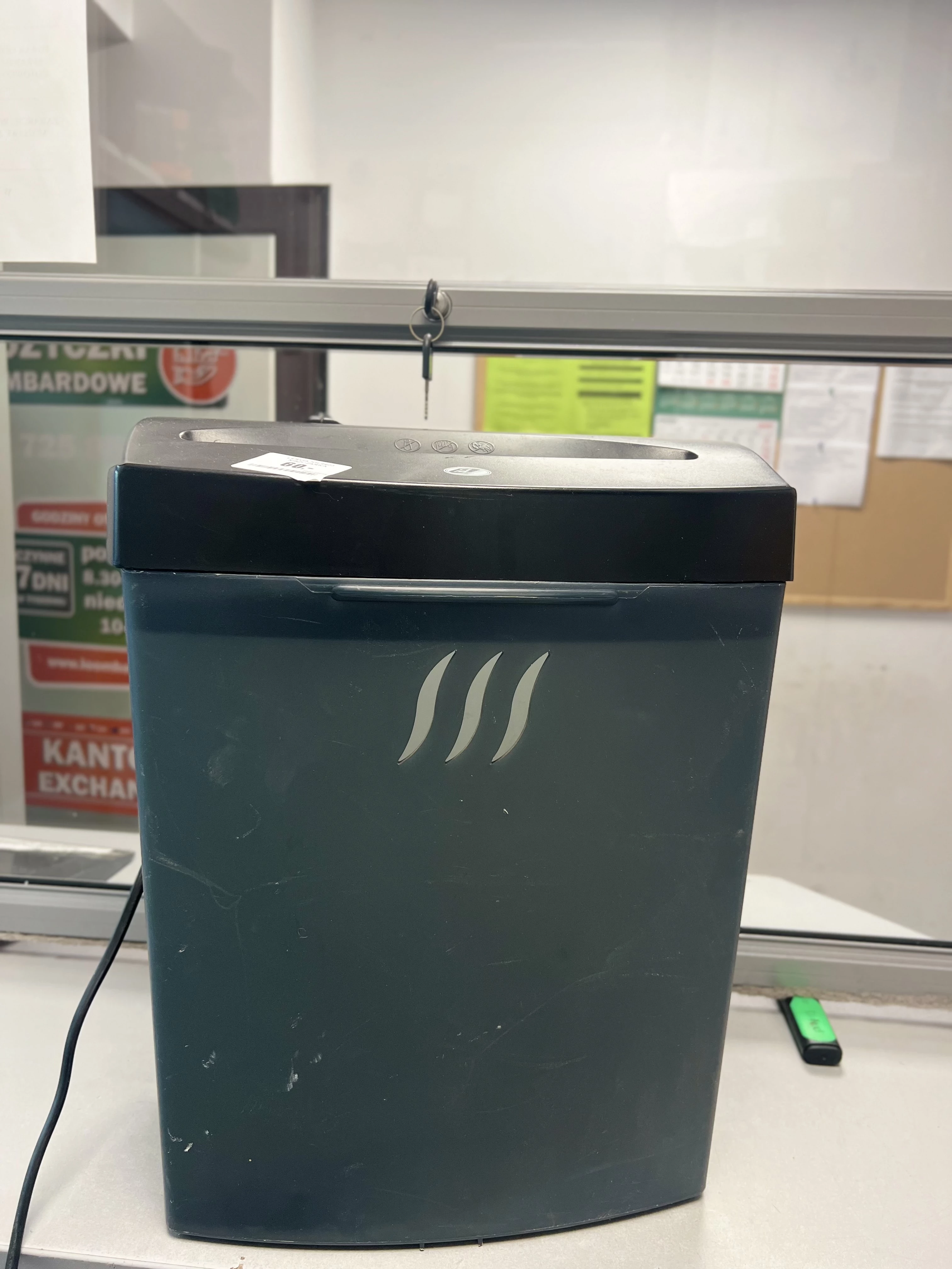 lervia-kh-4403-niszczarka-uszkodzona-wroclawska-80-legnica