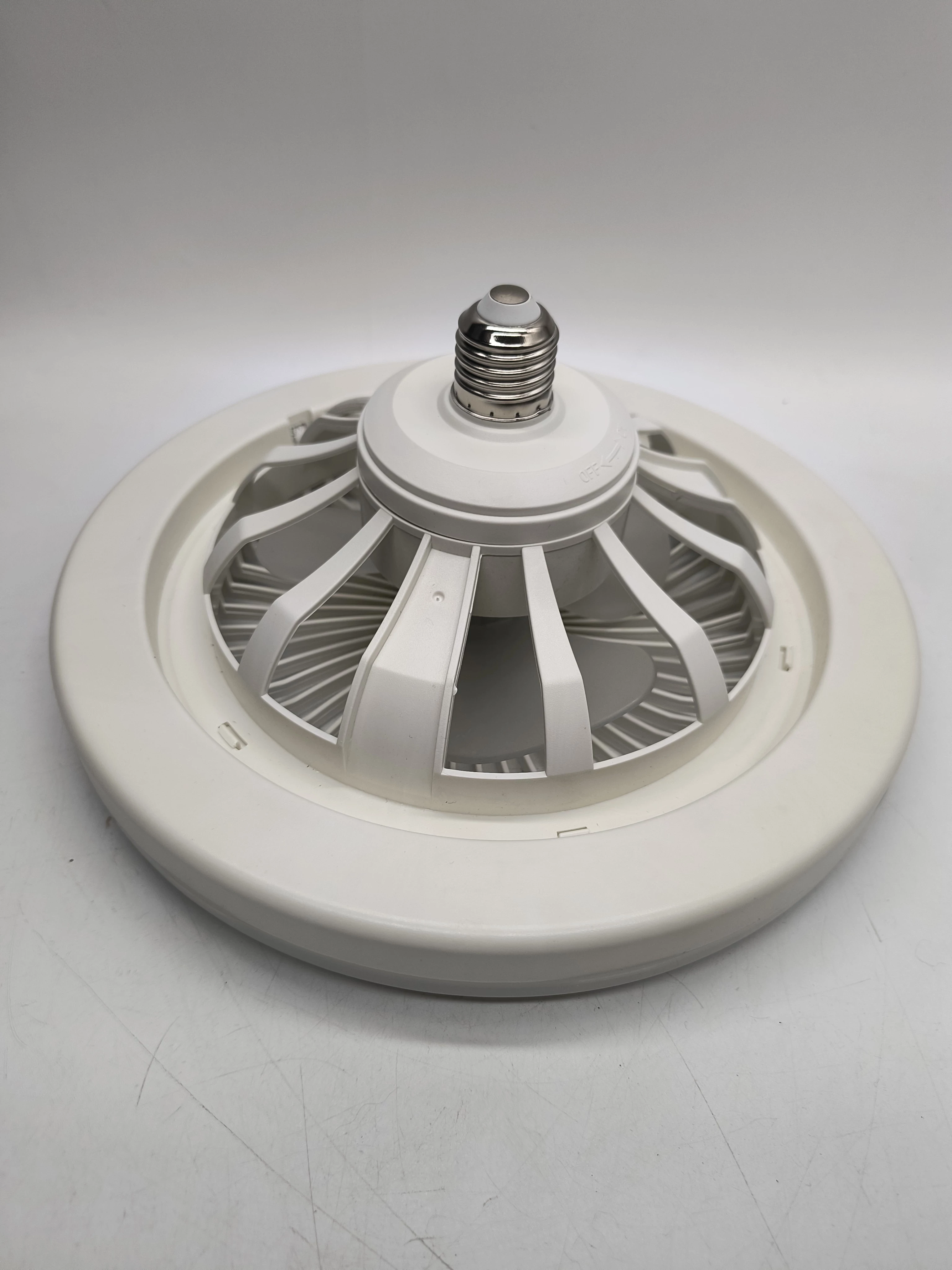 lampa-sufitowa-zyrandol-led-z-wiatrakiem-wentylator-sufitowy-armii-krajowej-26-walbrzych-sj