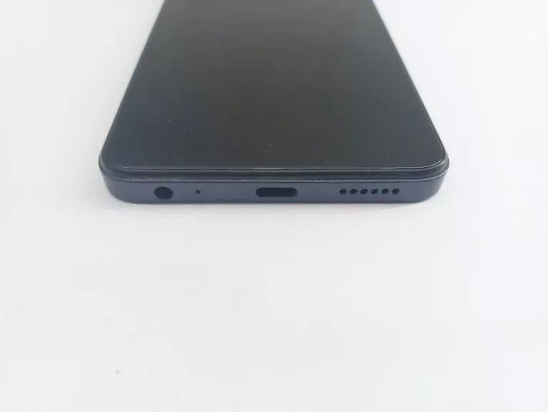 TELEFON INFINIX SMART 8 3/64GB KOMPLET