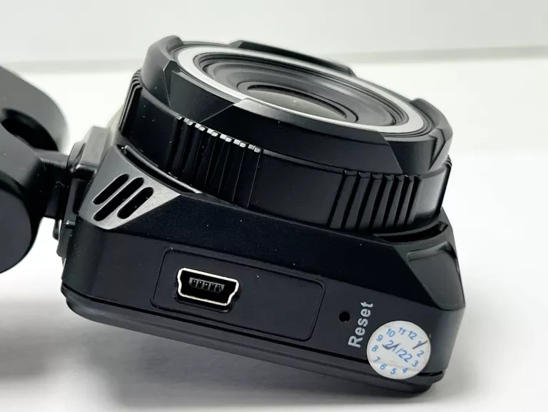 wideorejestrator-kamera-samochodowa-navitel-r600-gps-marka-248811-1946373