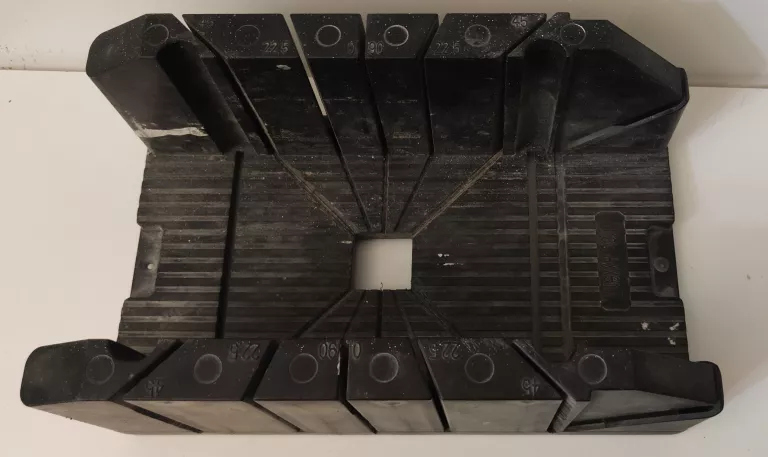 ukosnica-do-ciecia-listew-marka-129307-1771547