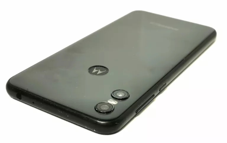 TELEFON MOTOROLA ONE XT1941-4 64+4 GB CZARNY