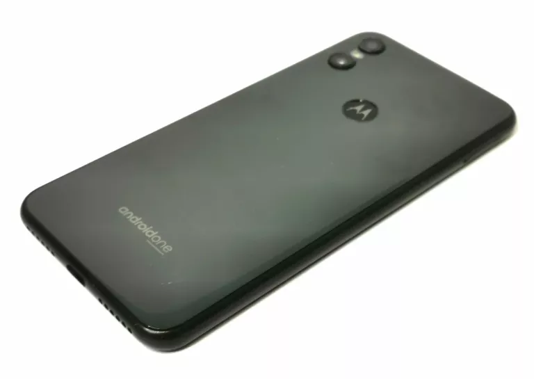 TELEFON MOTOROLA ONE XT1941-4 64+4 GB CZARNY