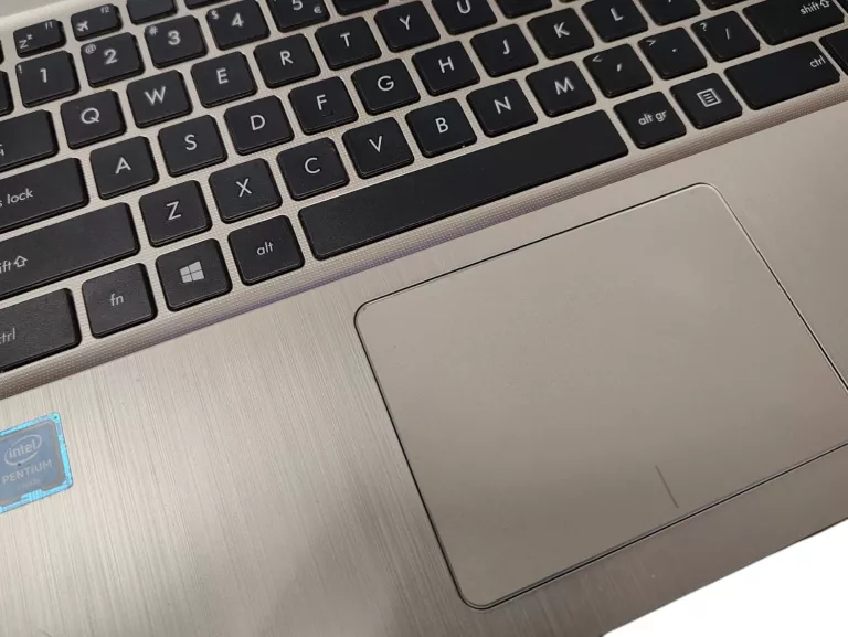 LAPTOP ASUS R540S