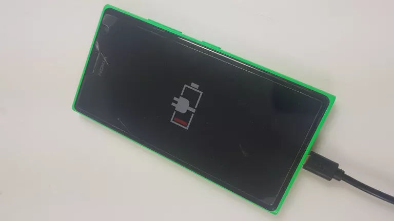 TELEFON NOKIA LUMIA 735 ZIELONA